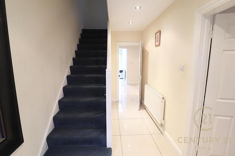 82 Upper Sutton Lane, Hounslow, TW5 0QB