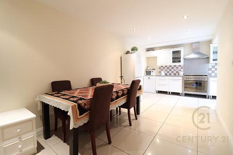 82 Upper Sutton Lane, Hounslow, TW5 0QB