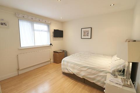 82 Upper Sutton Lane, Hounslow, TW5 0QB