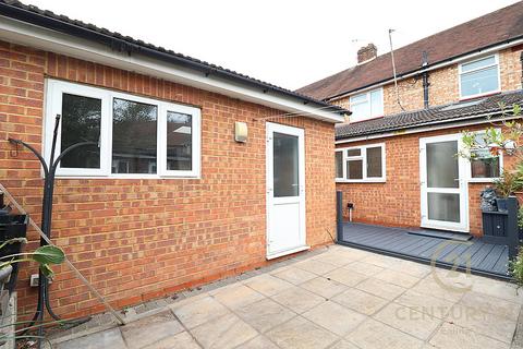 82 Upper Sutton Lane, Hounslow, TW5 0QB