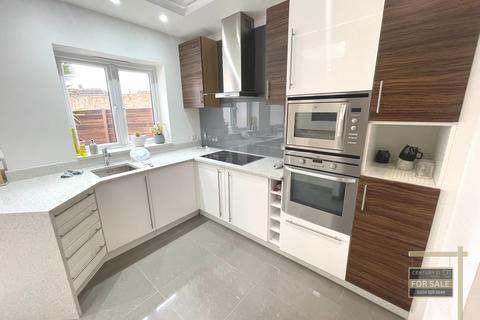 5 Manaton Crescent, Southall, UB1 2SY