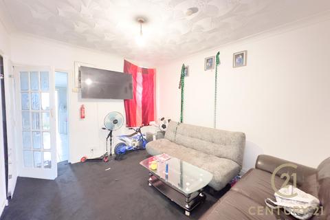 3 bedroom terraced house for sale, Queens Road, SOUTHALL UB2