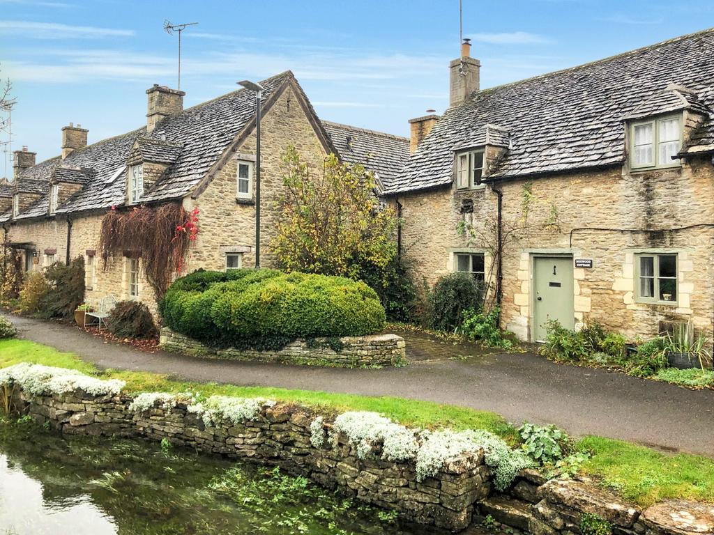 School Lane, South Cerney 2 bed cottage for sale £475,000