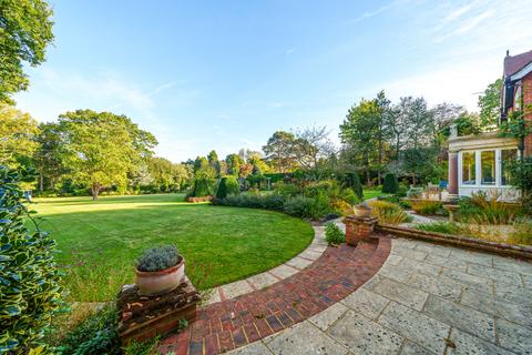 Grove House Pyle Hill, Woking, GU22 0SR