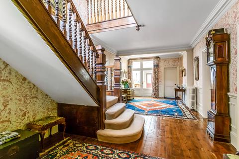 Grove House Pyle Hill, Woking, GU22 0SR