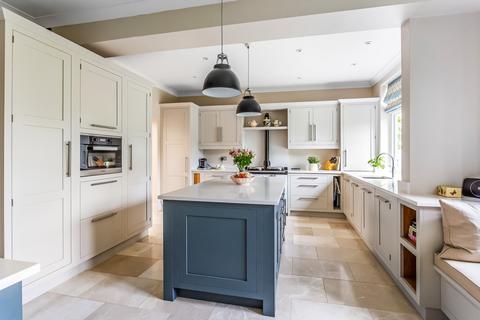 Grove House Pyle Hill, Woking, GU22 0SR