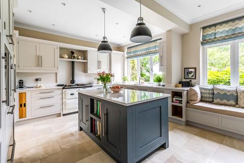 Grove House Pyle Hill, Woking, GU22 0SR