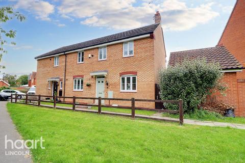 3 bedroom semi-detached house for sale - Tall Pines Road, Witham St Hughs