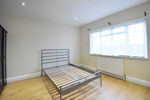 3 bedroom flat for sale, Watford Way, Hendon Central