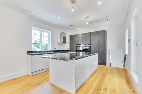 3 bedroom apartment to rent, Sydenham Hill London SE26