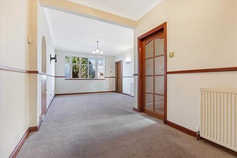41 Crosslees Drive, Thornliebank, Glasgow, G46 7DY
