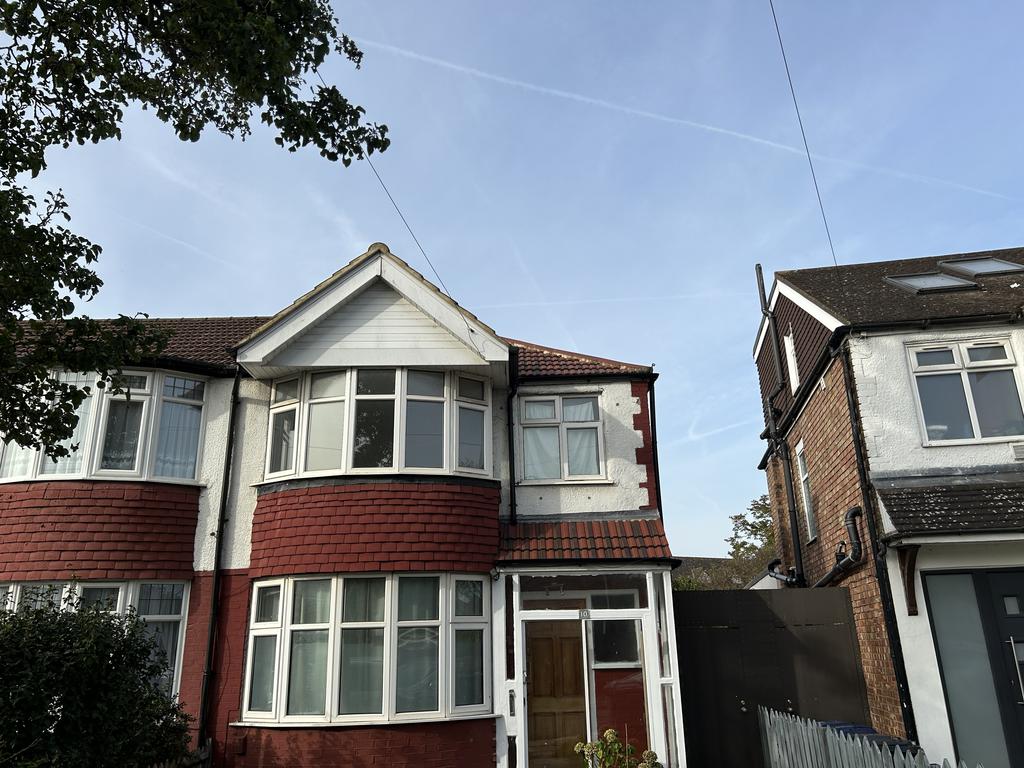 The end of Terrace ( view of the property )