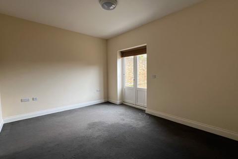 3 bedroom apartment to rent, A, 65A Paulet Road, London