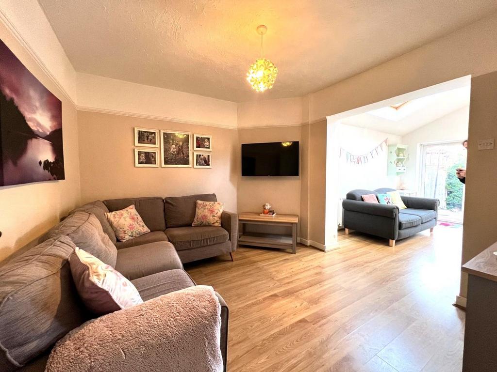 Stafford Road, Birkdale, Southport, PR8 4LY 3 bed semidetached house