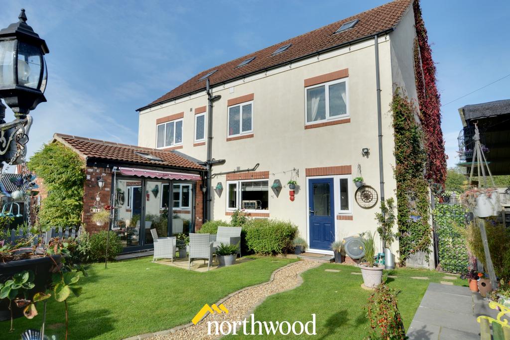 Blacksmith Lane, Asselby, Goole, DN14 5 bed detached house £475,000
