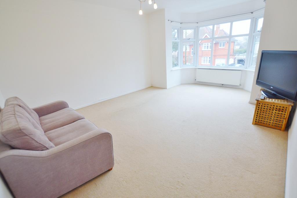 St. Albans Avenue, Bournemouth BH8 1 bed flat £1,000 pcm (£231 pw)