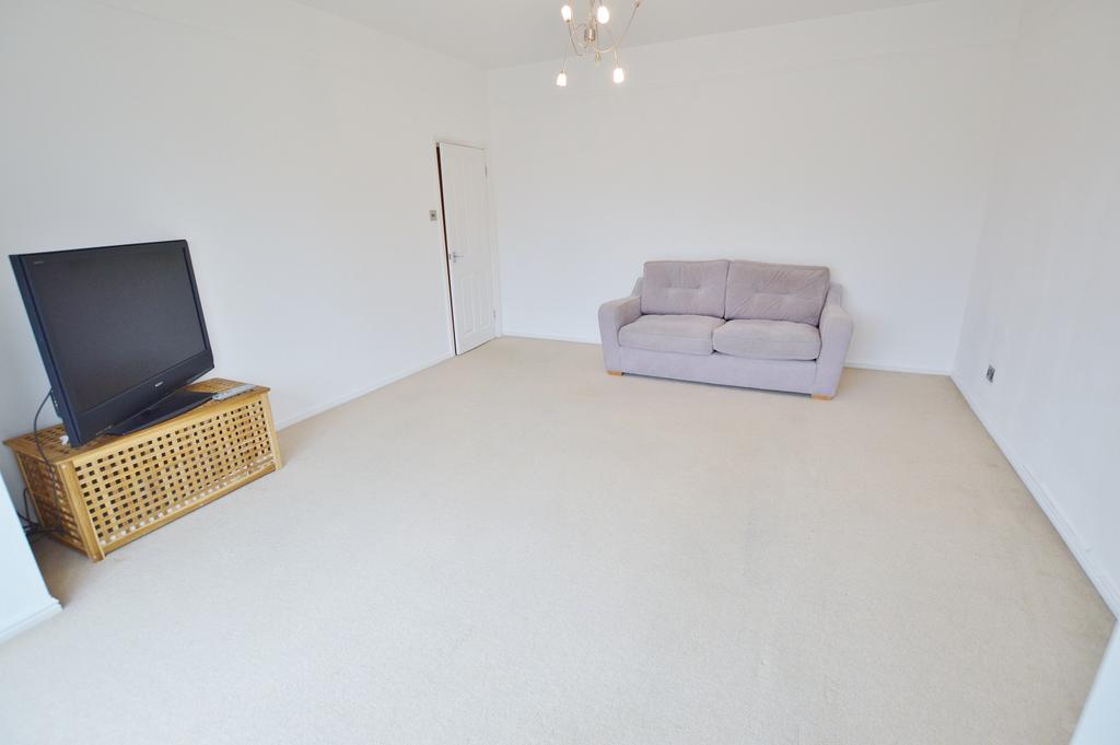 St. Albans Avenue, Bournemouth BH8 1 bed flat £1,000 pcm (£231 pw)