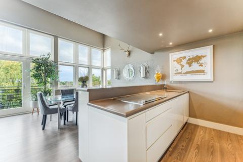 Flat 6, 3 Aidans Brae, Clarkston, Glasgow, G76 7EP