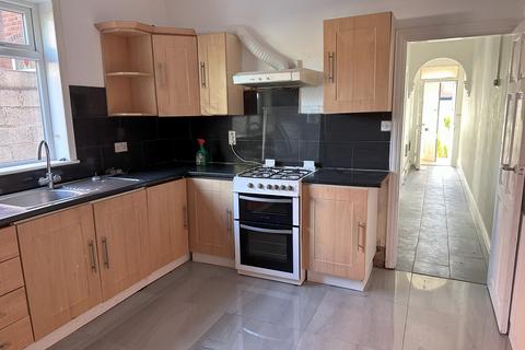 3 bedroom terraced house to rent, Fordhouse Lane, Stirchely, Birmingham B30 3AA