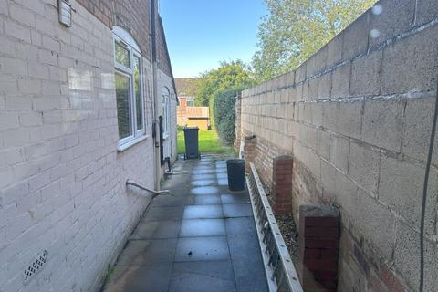 3 bedroom terraced house to rent, Fordhouse Lane, Stirchely, Birmingham B30 3AA