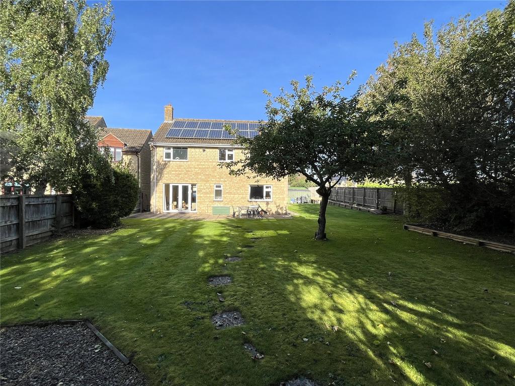 Roman Way, Lechlade, Gloucestershire, GL7 5 bed detached house for sale