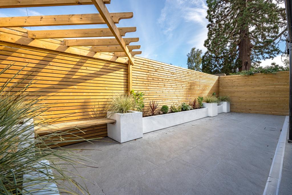 Courtyard garden