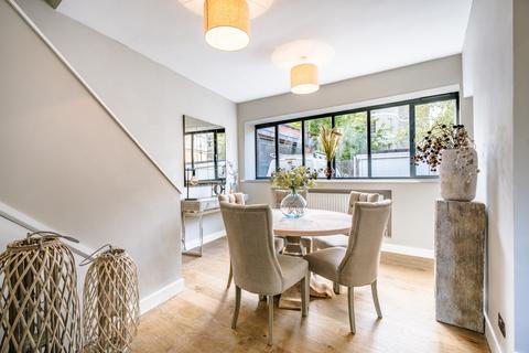 Roxburgh Cottage Clifton Down, Bristol, BS8 3HU