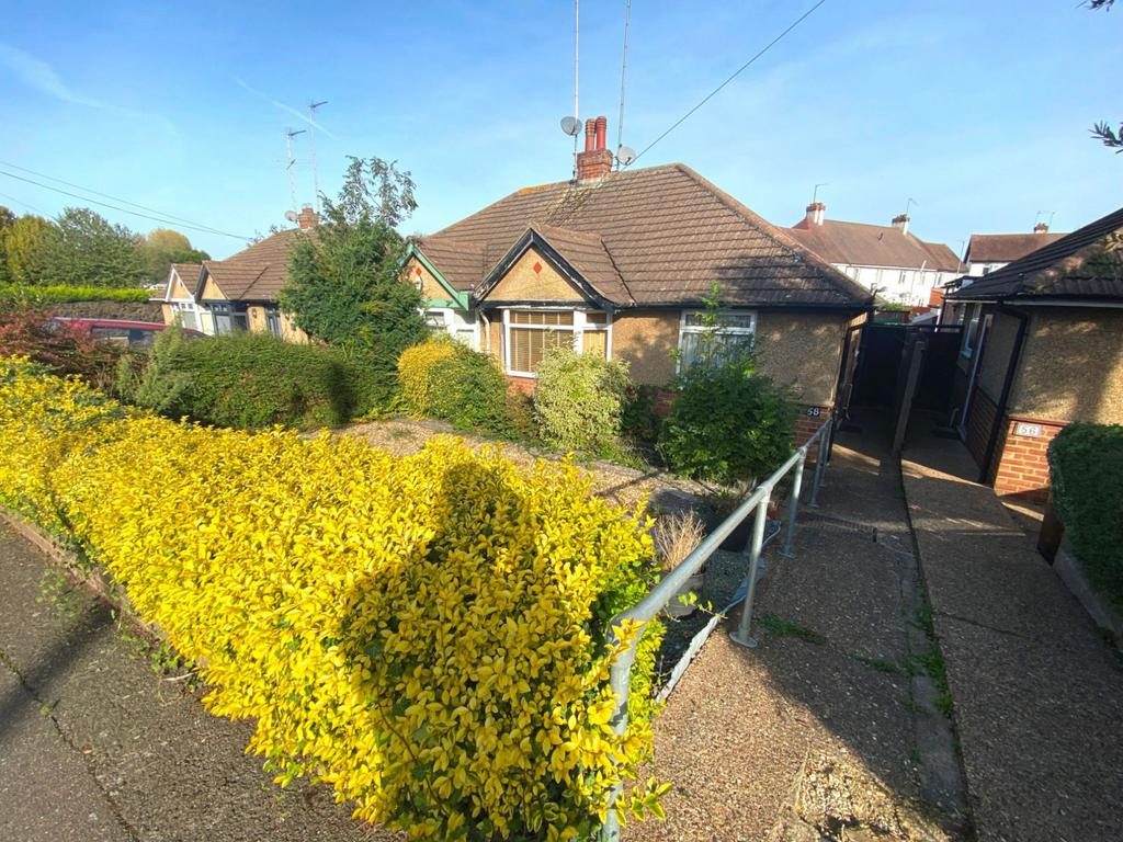 Brookfield Road, Kingsley, Northampton NN2 7LP 2 bed semidetached bungalow £190,000