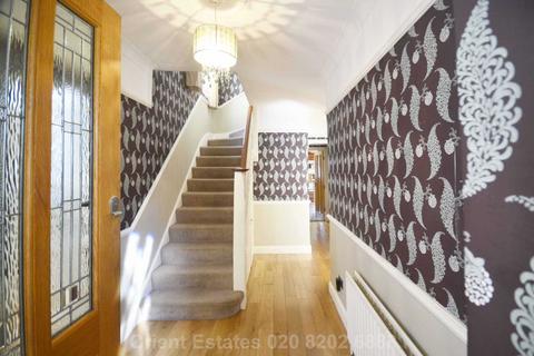 4 bedroom detached house for sale, Park Side, Dollis Hill