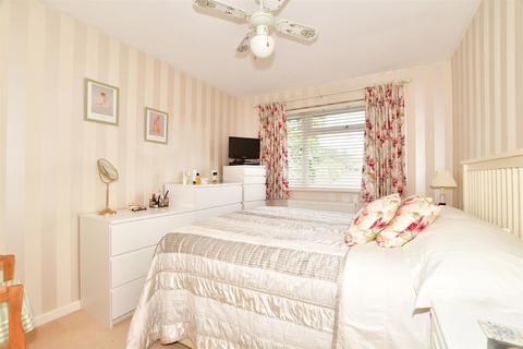 37 Cavalier Way, East Grinstead, RH19 4SE