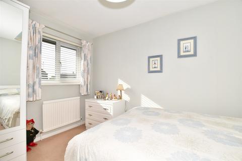37 Cavalier Way, East Grinstead, RH19 4SE