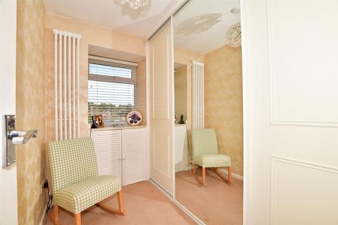 37 Cavalier Way, East Grinstead, RH19 4SE