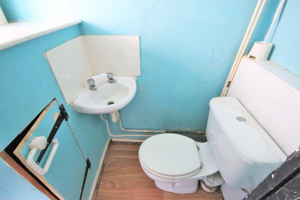 Photograph 11