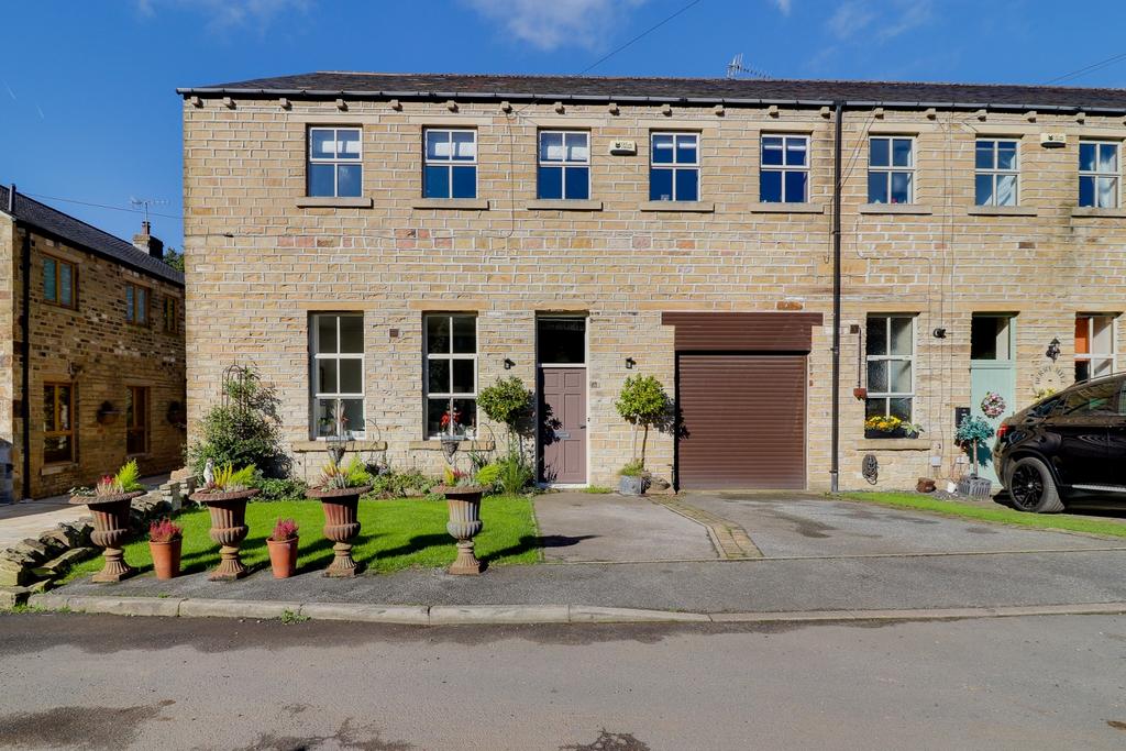 Berry Mill Lane, Scammonden, Huddersfield, West Yorkshire, HD3 5 bed