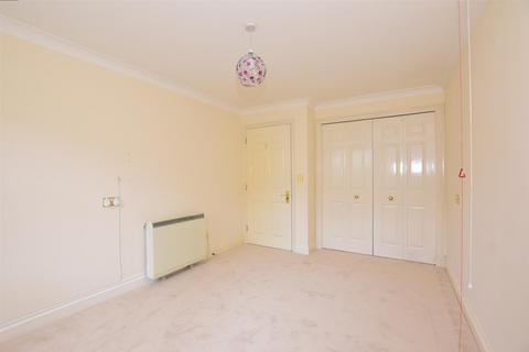 1 bedroom ground floor flat for sale - Algers Road, Loughton, Essex