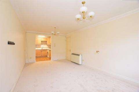 1 bedroom ground floor flat for sale - Algers Road, Loughton, Essex
