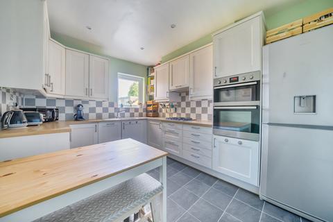 3 bedroom flat for sale, Kingston Road, Teddington, TW11