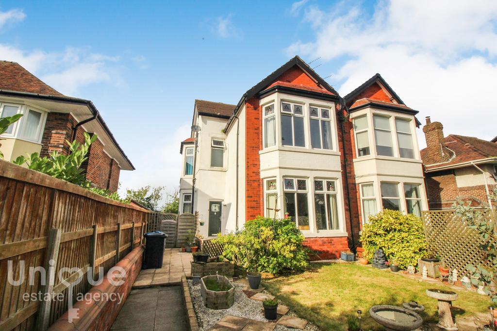 St. Annes Road East, Lytham St. Annes, FY8 5 bed semidetached house