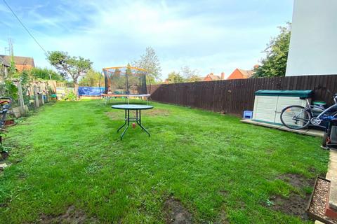 28 Randall Road, Northampton, NN2 7BZ