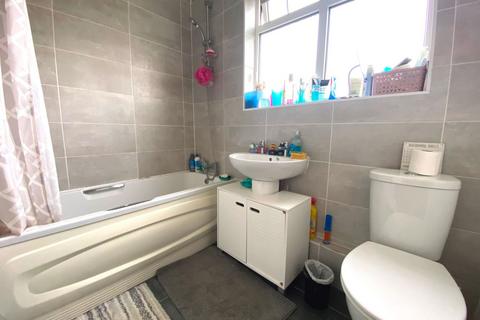28 Randall Road, Northampton, NN2 7BZ