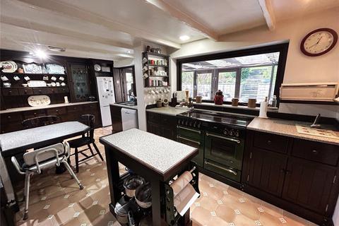 1 Ferndale Close, Oldham, OL4 5NL