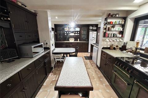 1 Ferndale Close, Oldham, OL4 5NL