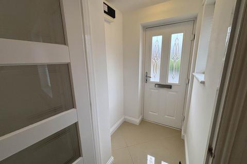 2 bedroom semi-detached house to rent, Wokefield Way, Eccleston