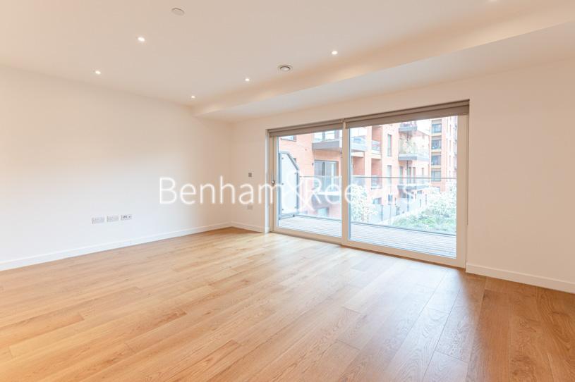 Lismore Boulevard, Colindale Gardens NW9 3 bed apartment to rent £