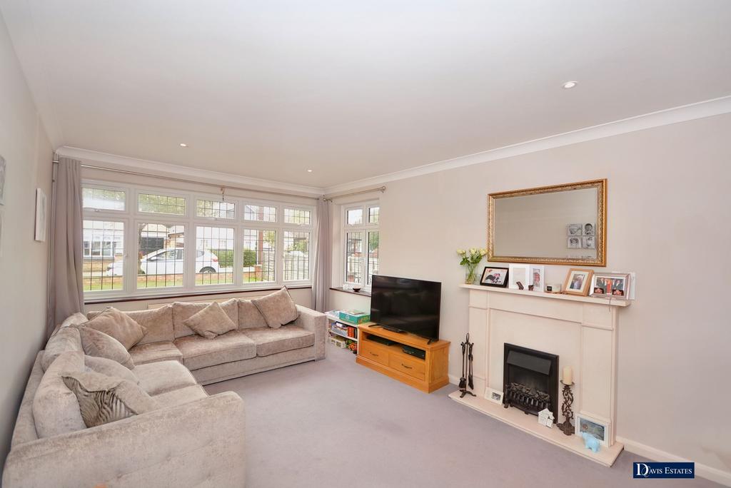 Great Nelmes Chase, Emerson Park, Hornchurch, RM11 3 bed detached house