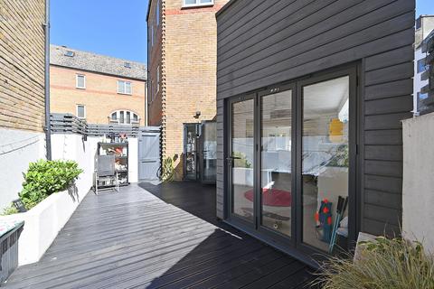 169 Wapping High Street, London, E1W 3NQ