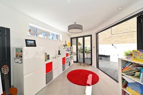 169 Wapping High Street, London, E1W 3NQ