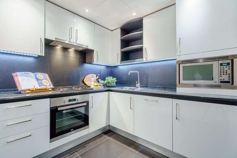 2 bedroom flat to rent, 39 Westferry Circus, London E14