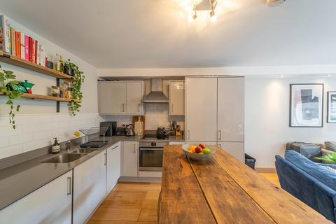 1 bedroom flat for sale, 21a Rothsay Street, London SE1