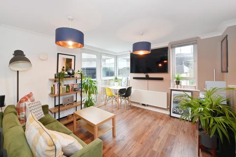 1 bedroom flat for sale, Elizabeth Blount Court, London E14